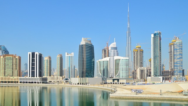 Can I live in Dubai if I buy a house?